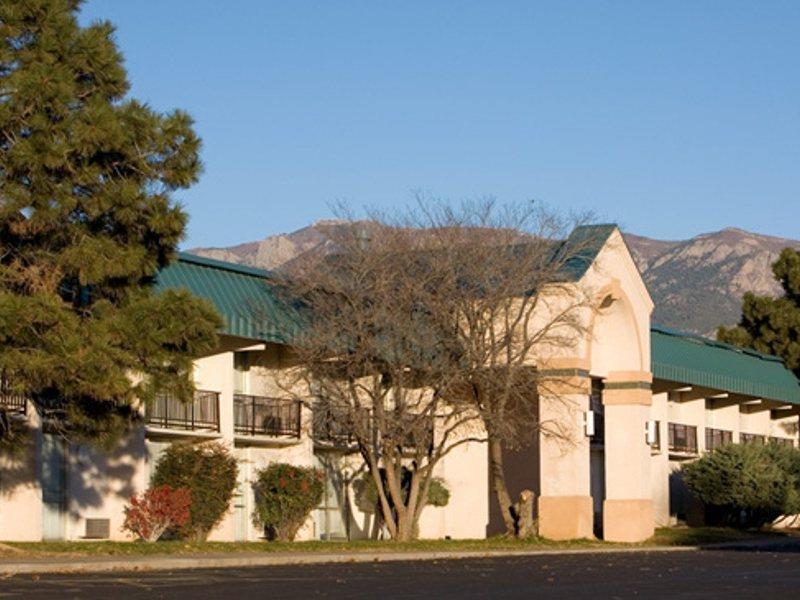 Ramada By Wyndham Albuquerque East Hotel ภายนอก รูปภาพ