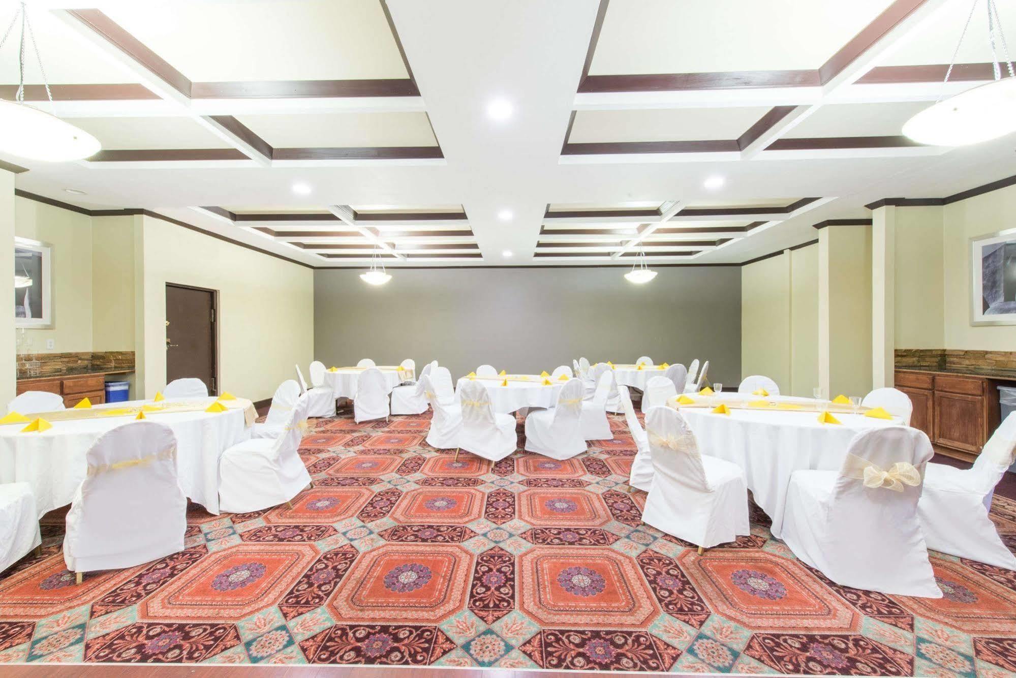 Ramada By Wyndham Albuquerque East Hotel ภายนอก รูปภาพ